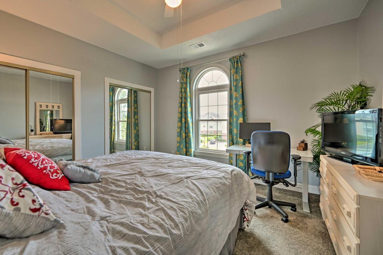 Apartment Modern Top-floor Less Than 1 Mi To Golfing!