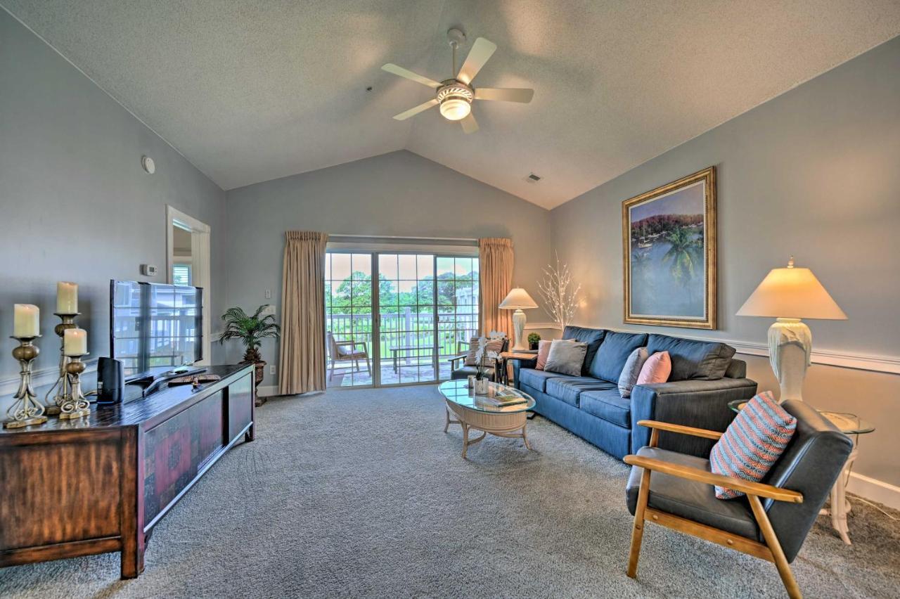 Modern Top-floor Less Than 1 Mi To Golfing! Apartment *