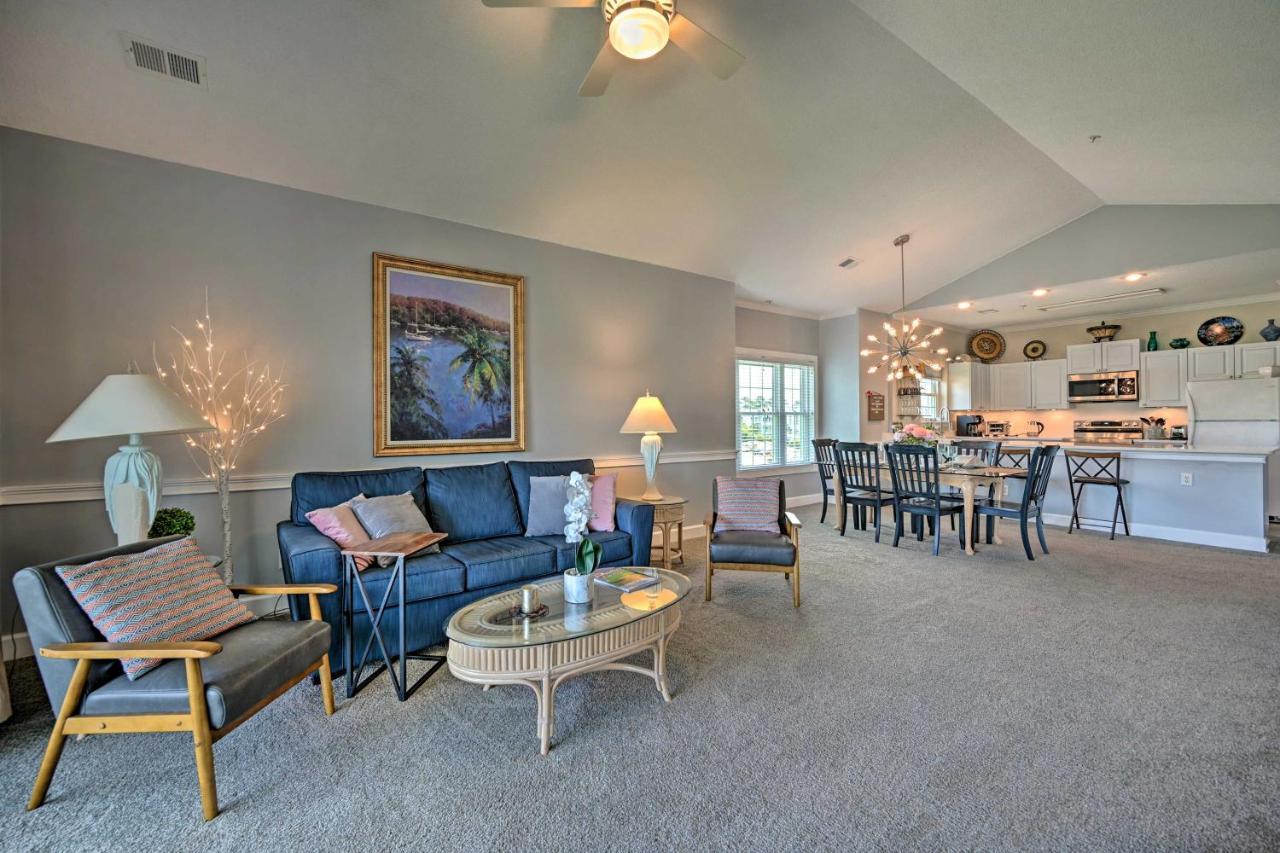 Modern Top-floor Less Than 1 Mi To Golfing!