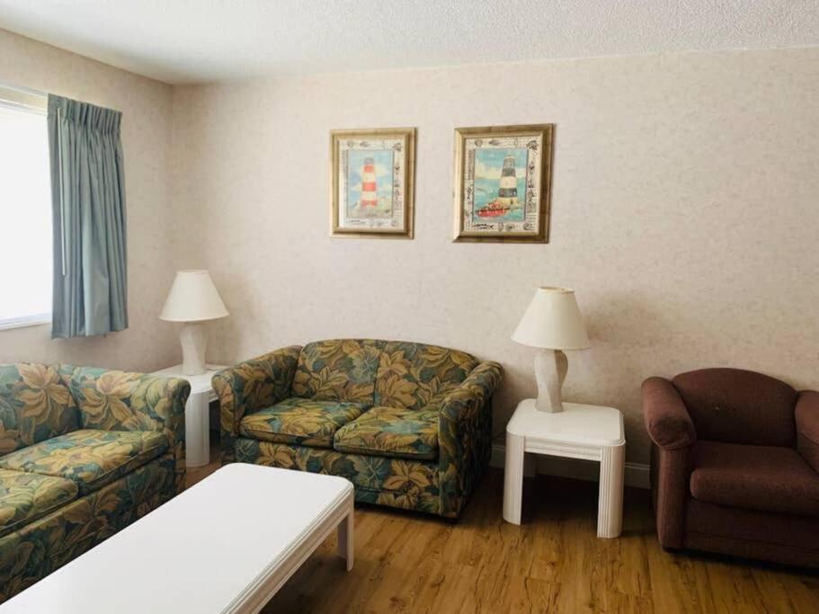 *delightful Family Retreat*pool, Steps To The Sand*h32-3 Myrtle Beach