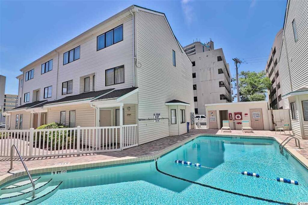 Apartment *top Notch Family Space*pool*steps To The Sand*huge Master*wt0