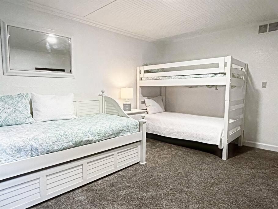 *top Notch Family Space*pool*steps To The Sand*huge Master*wt0 Apartment