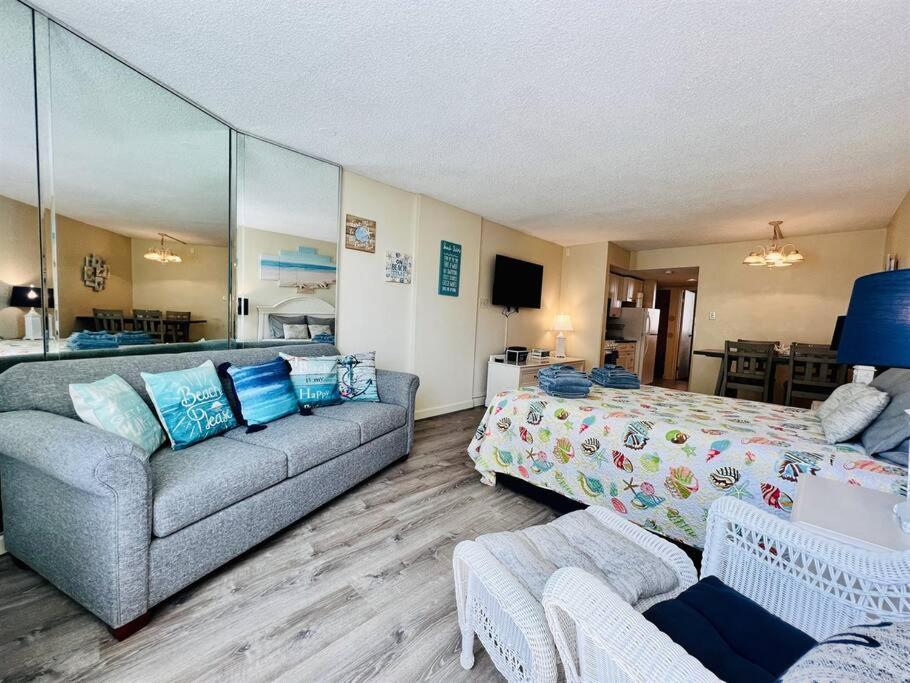 Apartment *comfy Condo*pools*hot Tubs*more*b49 *