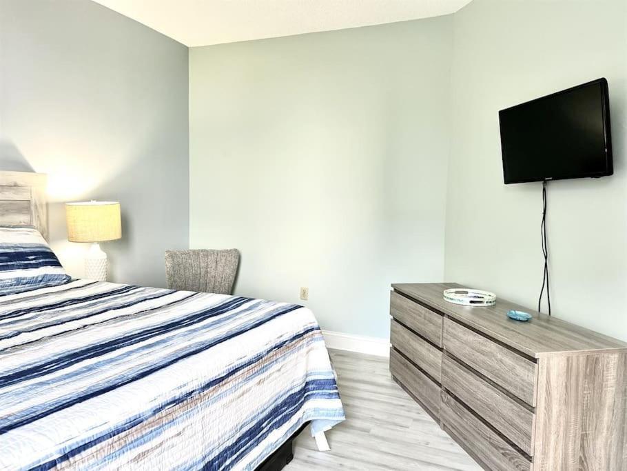 *fresh & New Oceanfront*pool*king Bed*omg View*approved Dogs*f22 Myrtle Beach