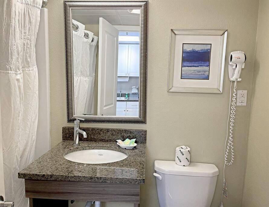 *see The Waves From Your Big Balcony*great Pools, Hot Tubs*h34 Apartment Myrtle Beach