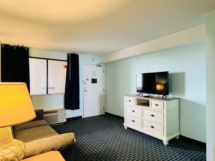 *oceanfront*king Bed*tons Of Water Amenities*renovated*k126 Apartment