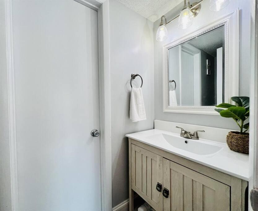 *fresh Myrtle Reno*relax*pools*beach*more*t401 Apartment