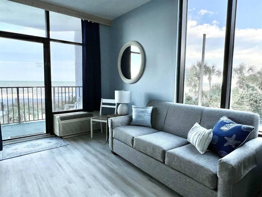 Apartment *fresh & New Oceanfront*pool*king Bed*omg View*approved Dogs*f22