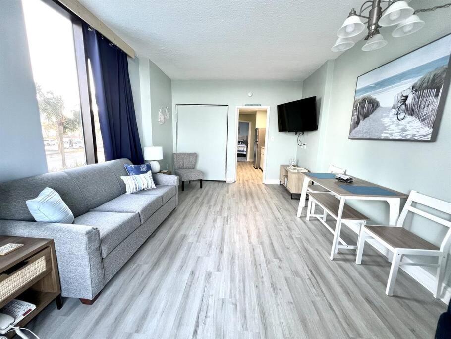 *fresh & New Oceanfront*pool*king Bed*omg View*approved Dogs*f22 *