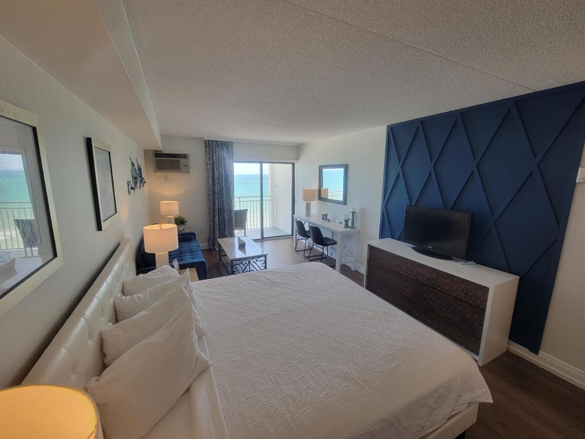 Holiday home Beautifully Updated Ocean Front King Suite! Sea Mist 20806 - Perfect For 2-4 Guests!