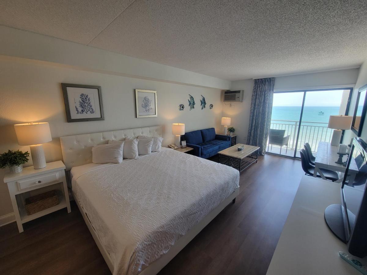 Beautifully Updated Ocean Front King Suite! Sea Mist 20806 - Perfect For 2-4 Guests! Holiday home