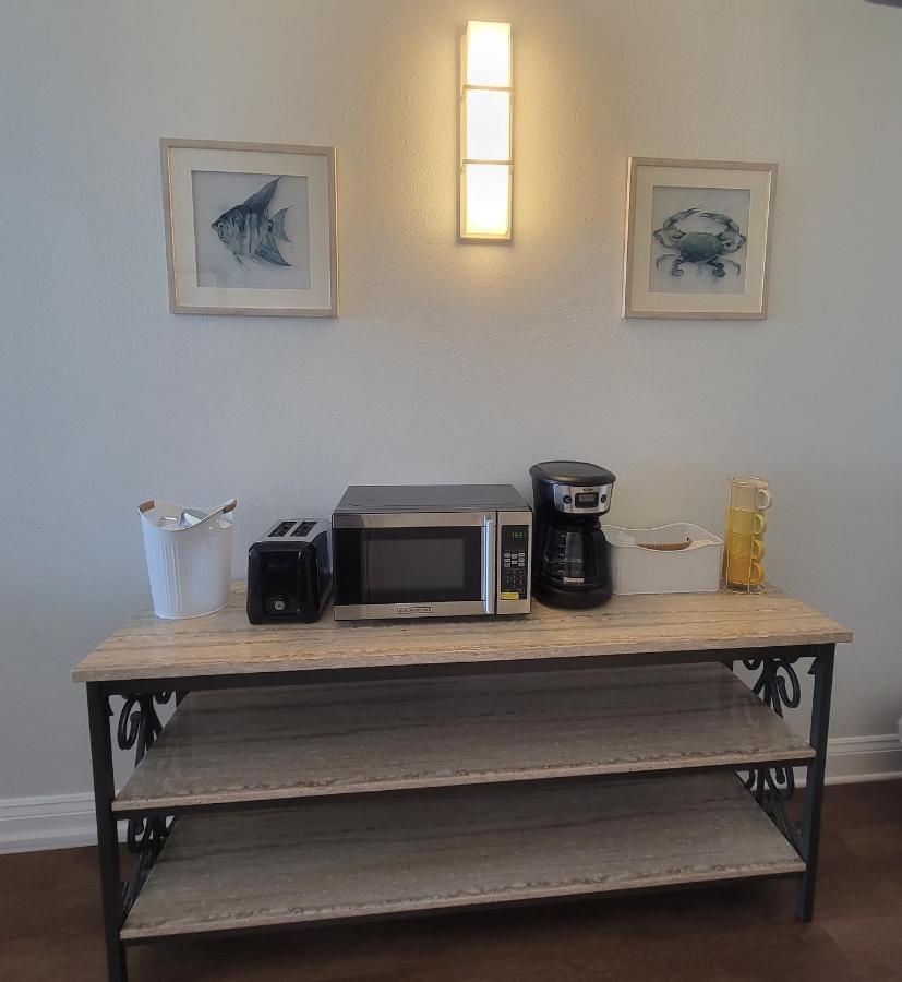 Beautifully Updated Ocean Front King Suite! Sea Mist 20806 - Perfect For 2-4 Guests! Holiday home Myrtle Beach