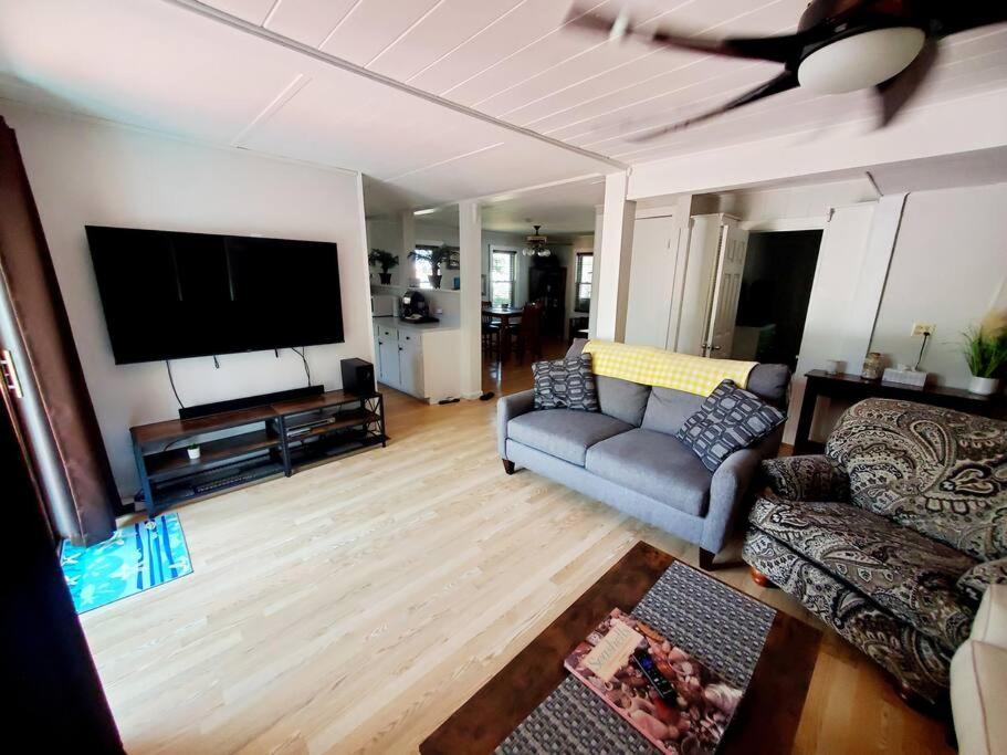 Holiday home Bright And Airy Beach House. Myrtle Beach