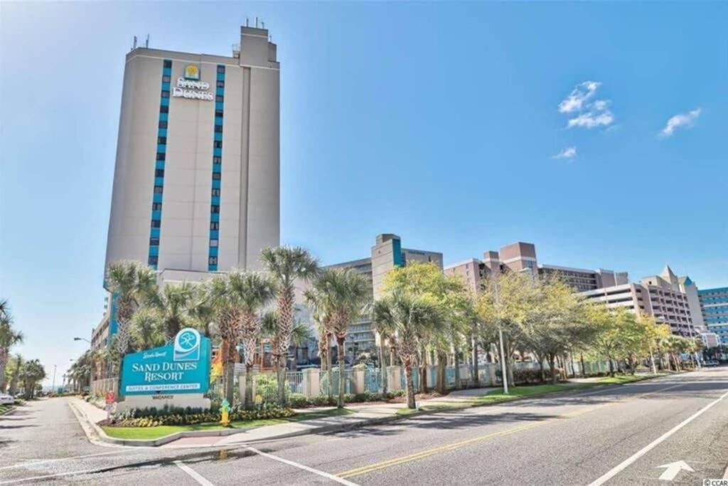 Apartment *see Dolphins From Your Balcony*queen Beds*pools*hot Tubs++*h232 *