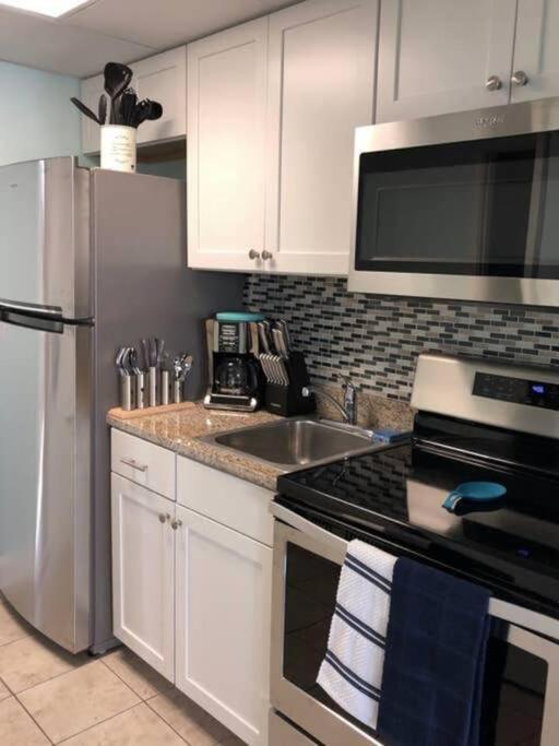 Apartment *beach, Comfy, Sunny* *great Pools, Hot Tubs, Lazy Rive & More*s44 *