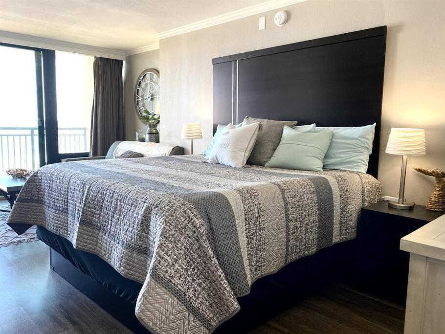 Holiday home *oceanfront Retreat*king Bed *great Pools, Hot Tubs+++*o41 Myrtle Beach