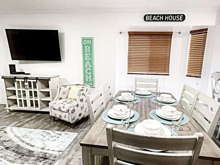 Apartment *top Notch Family Space*pool*steps To The Sand*huge Master*wt0