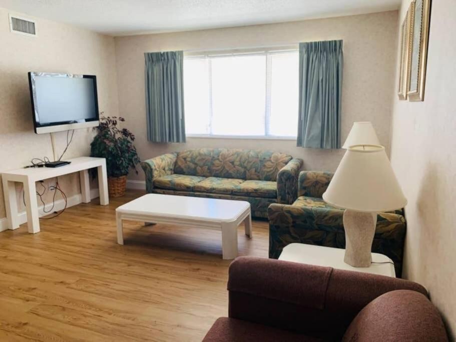 Apartment *delightful Condo*pool, Steps To The Sand*h33 *