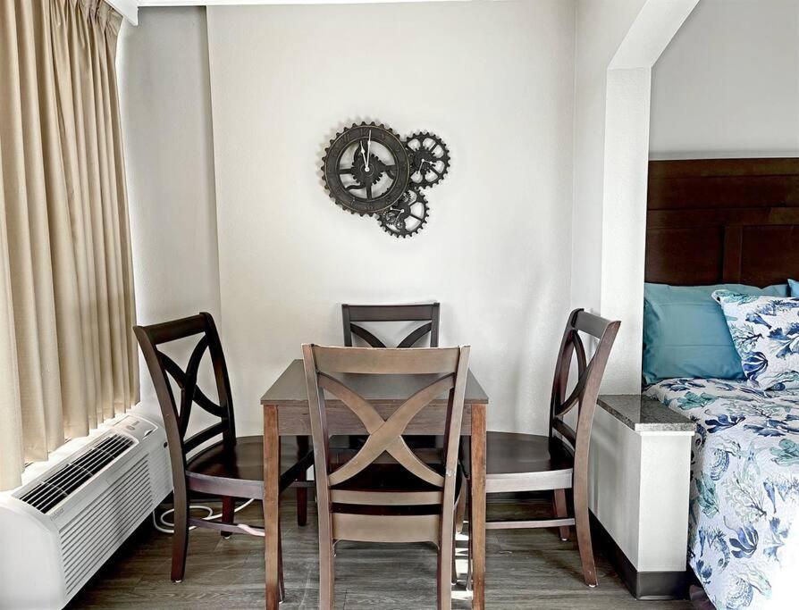 *see The Waves From Your Big Balcony*great Pools, Hot Tubs*h34 Apartment *