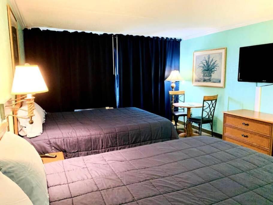 Apartment *see Dolphins From Your Balcony*queen Beds*pools*hot Tubs++*h232 Myrtle Beach