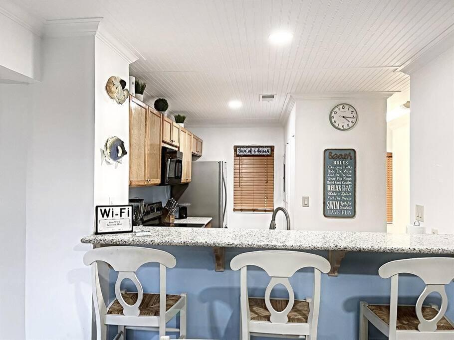 *top Notch Family Space*pool*steps To The Sand*huge Master*wt0 Apartment