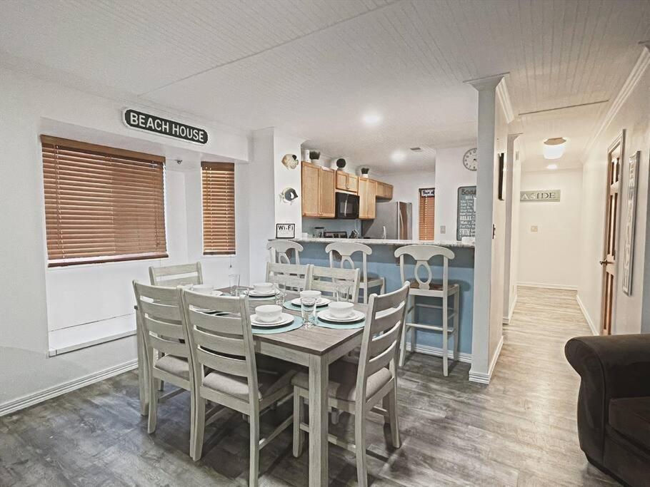 Apartment *top Notch Family Space*pool*steps To The Sand*huge Master*wt0 Myrtle Beach