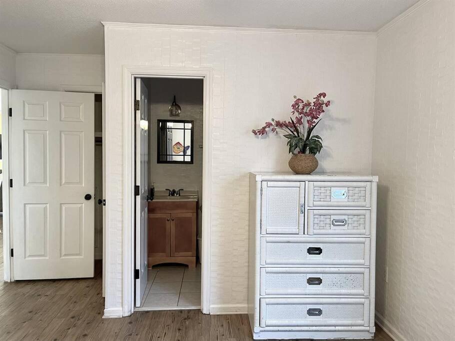 Oceanfront House On The 2 Kings 4br 4ba 3rd Floor Of Triplex Sleep 12 Pgp3 * Myrtle Beach