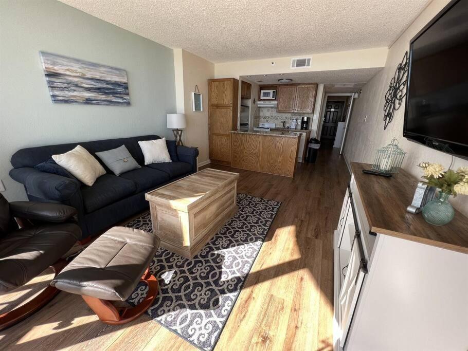 *oceanfront Getaway - Fresh Reno*king Bed*pools*h62 Apartment Myrtle Beach