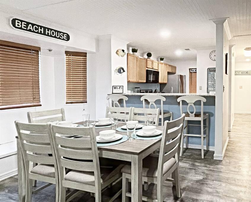 *top Notch Family Space*pool*steps To The Sand*huge Master*wt0 *