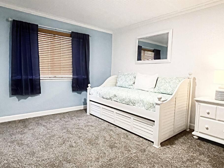*top Notch Family Space*pool*steps To The Sand*huge Master*wt0 Apartment