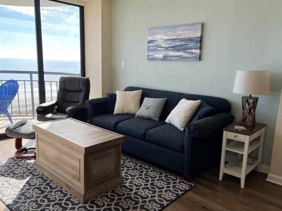 Apartment *oceanfront Getaway - Fresh Reno*king Bed*pools*h62 *