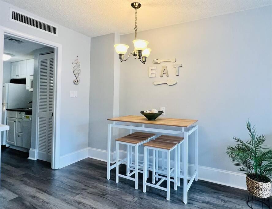 *fresh Myrtle Reno*relax*pools*beach*more*t401 *