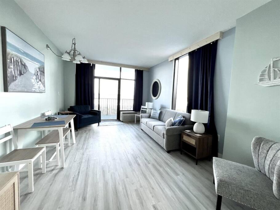 *fresh & New Oceanfront*pool*king Bed*omg View*approved Dogs*f22 *