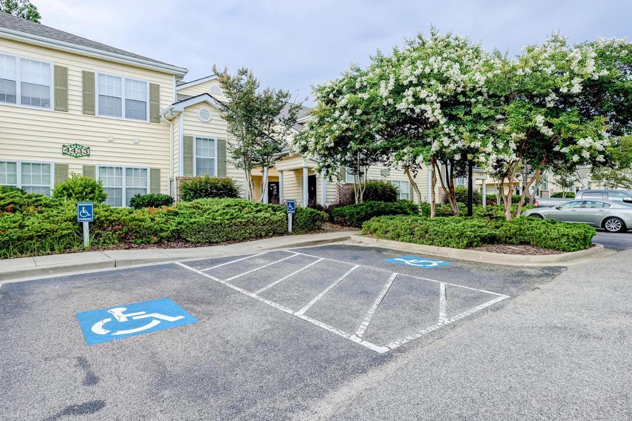 Legends - Montrose Ln - C Apartment *