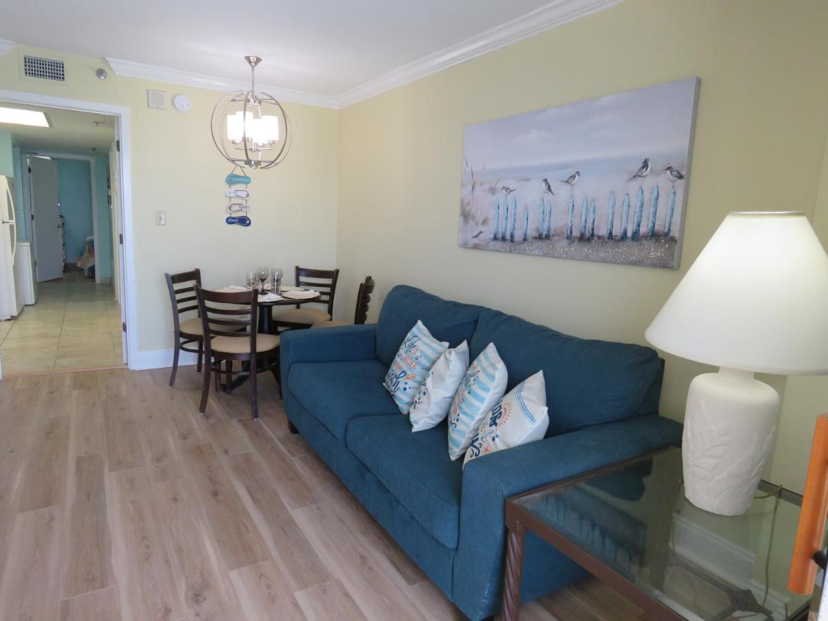 2 Story Direct Oceanfront Penthouse- Sandy 1116- Sleeps 6! Holiday home Myrtle Beach