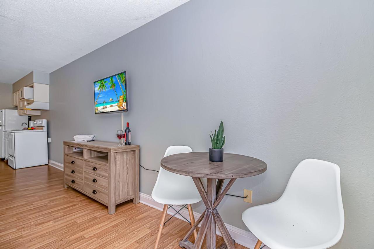 Sea Mist Resort: Modern Queen For 2-4 Guests * Myrtle Beach