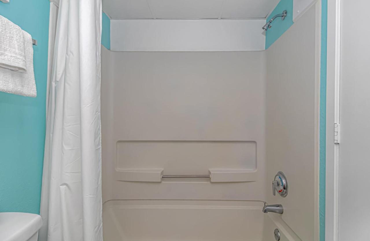 Beautifully Updated Double Queen Suite! Sea Mist 50402 - Perfect For 2-4 Guests! Myrtle Beach