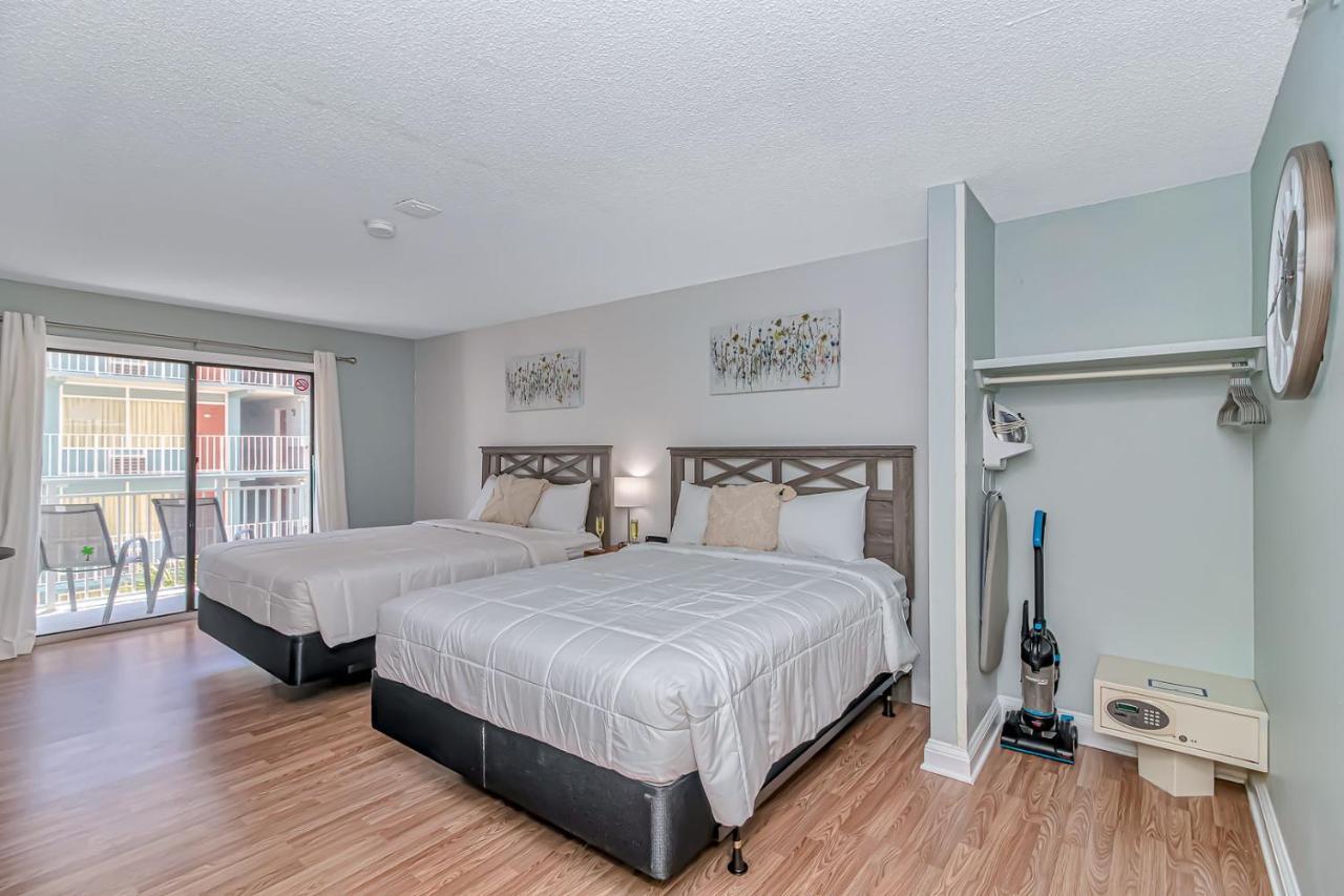 Sea Mist Resort: Modern Queen For 2-4 Guests