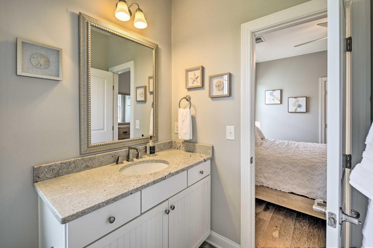 Balcony And Pool Access Myrtle Getaway! Holiday home Myrtle Beach