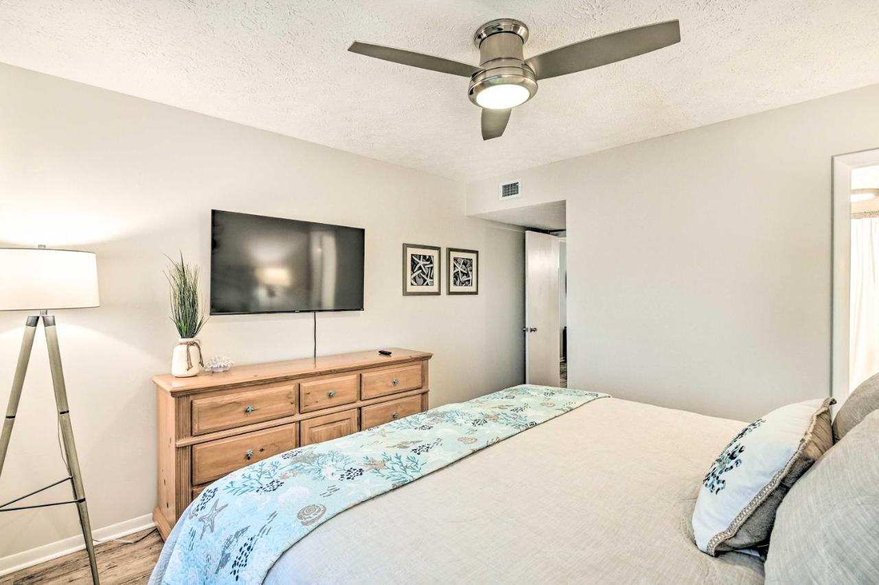 Apartment Oceanfront With Furnished Deck And Views!