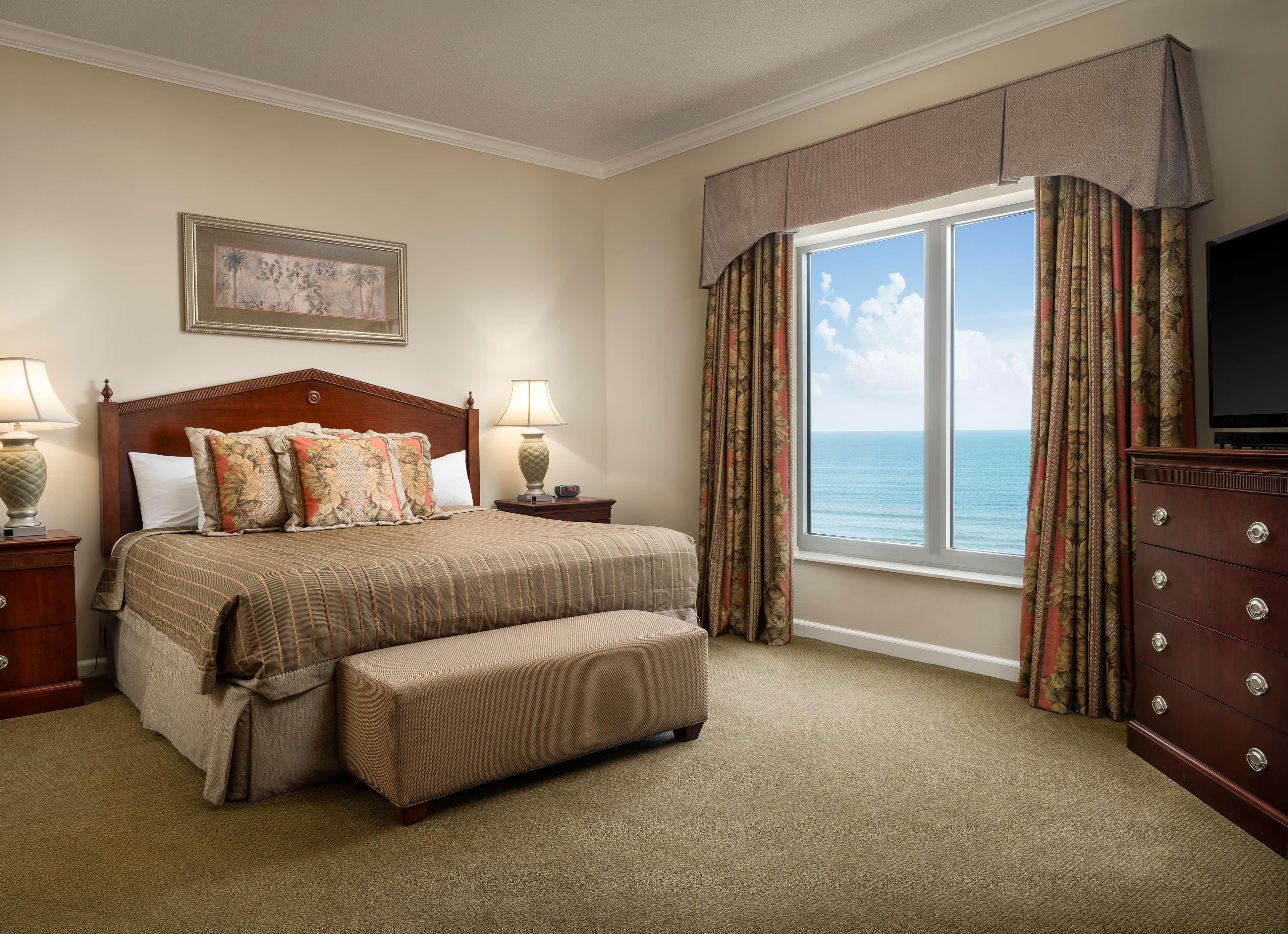 Royal Palms 704
