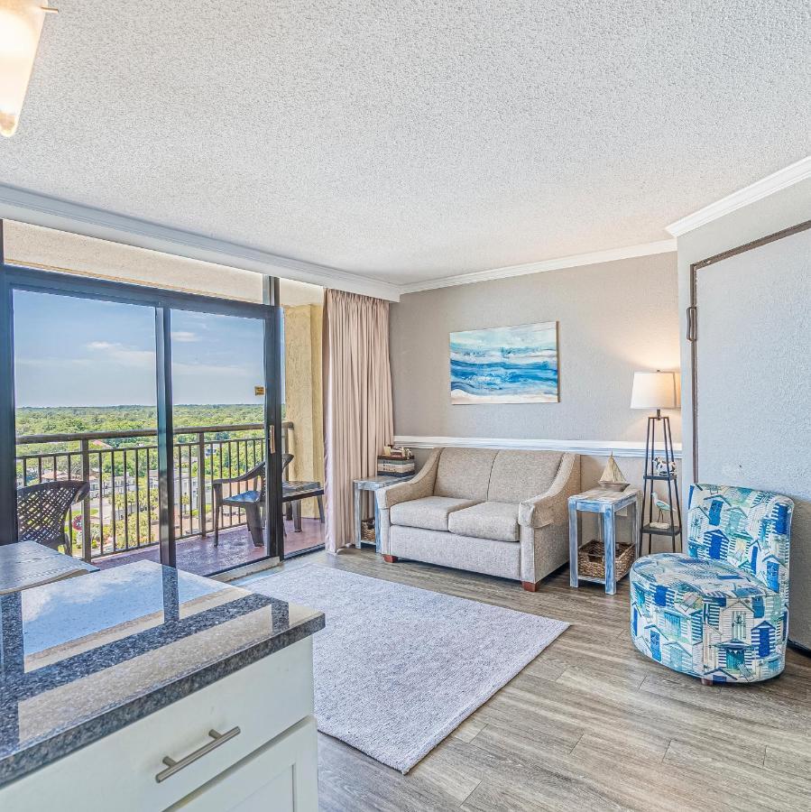 Soothing Oceanview Getaway -- Free Wi-fi & Free Parking, New Listing *
