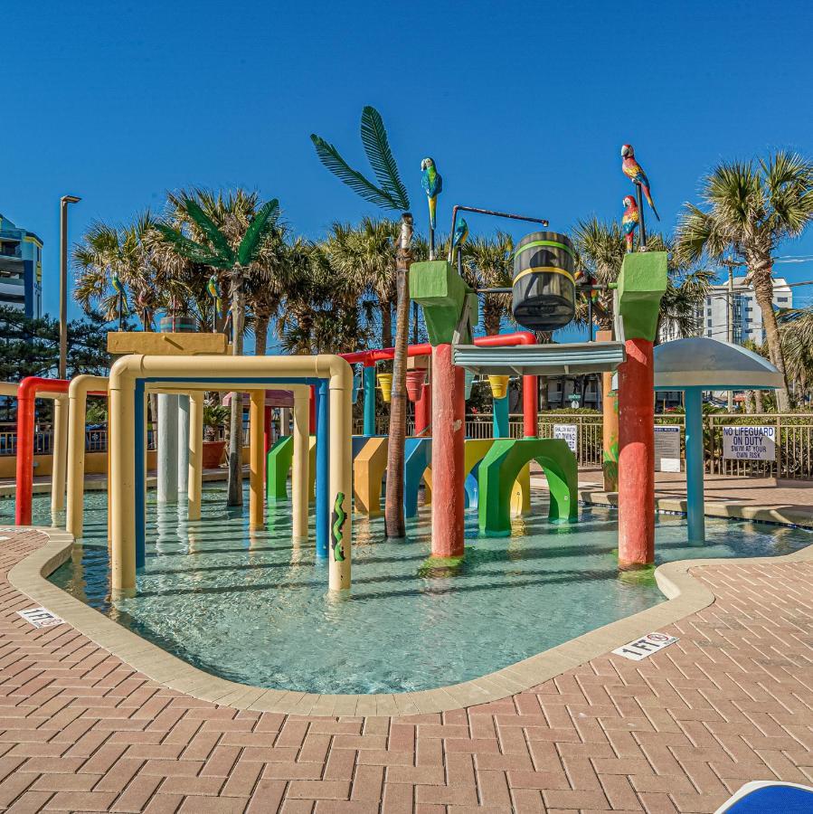Soothing Oceanview Getaway -- Free Wi-fi & Free Parking, New Listing