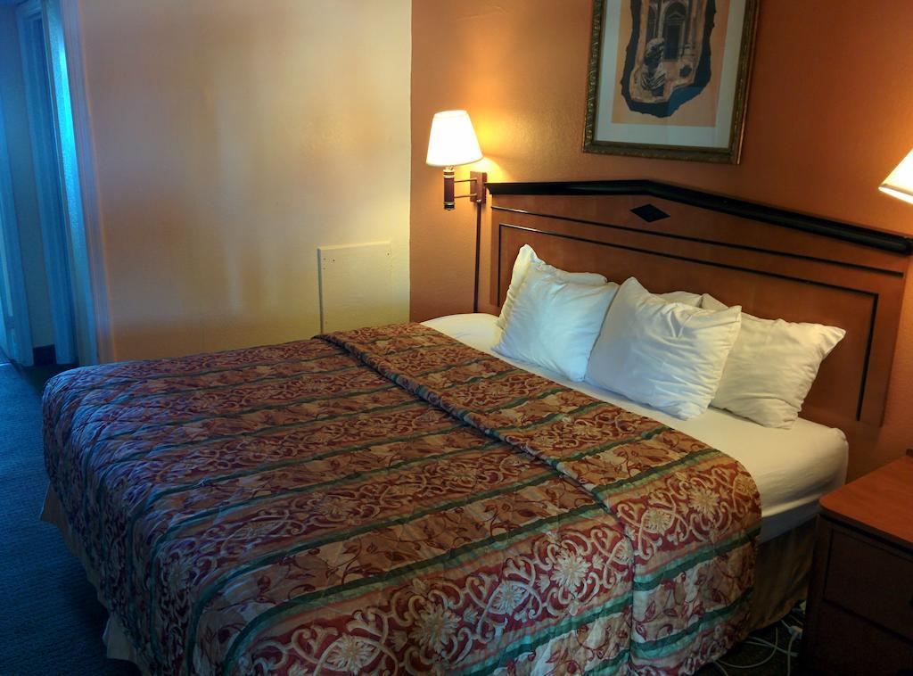 Days By Wyndham Myrtle Beach-beach Front 2*