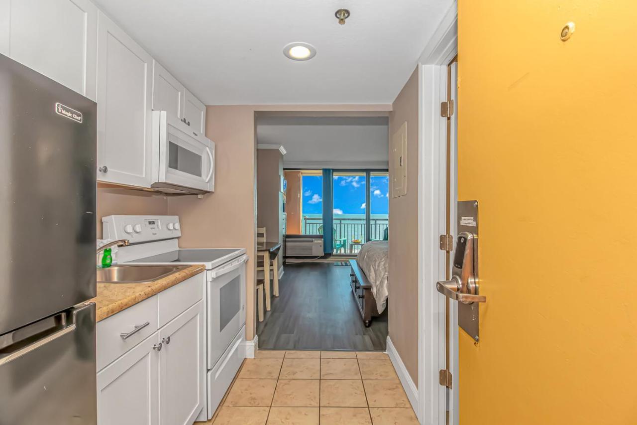 Immaculate Oceanfront Queen With Updates! - Caravelle 619 - Sleeps 2-3 Guests! Myrtle Beach