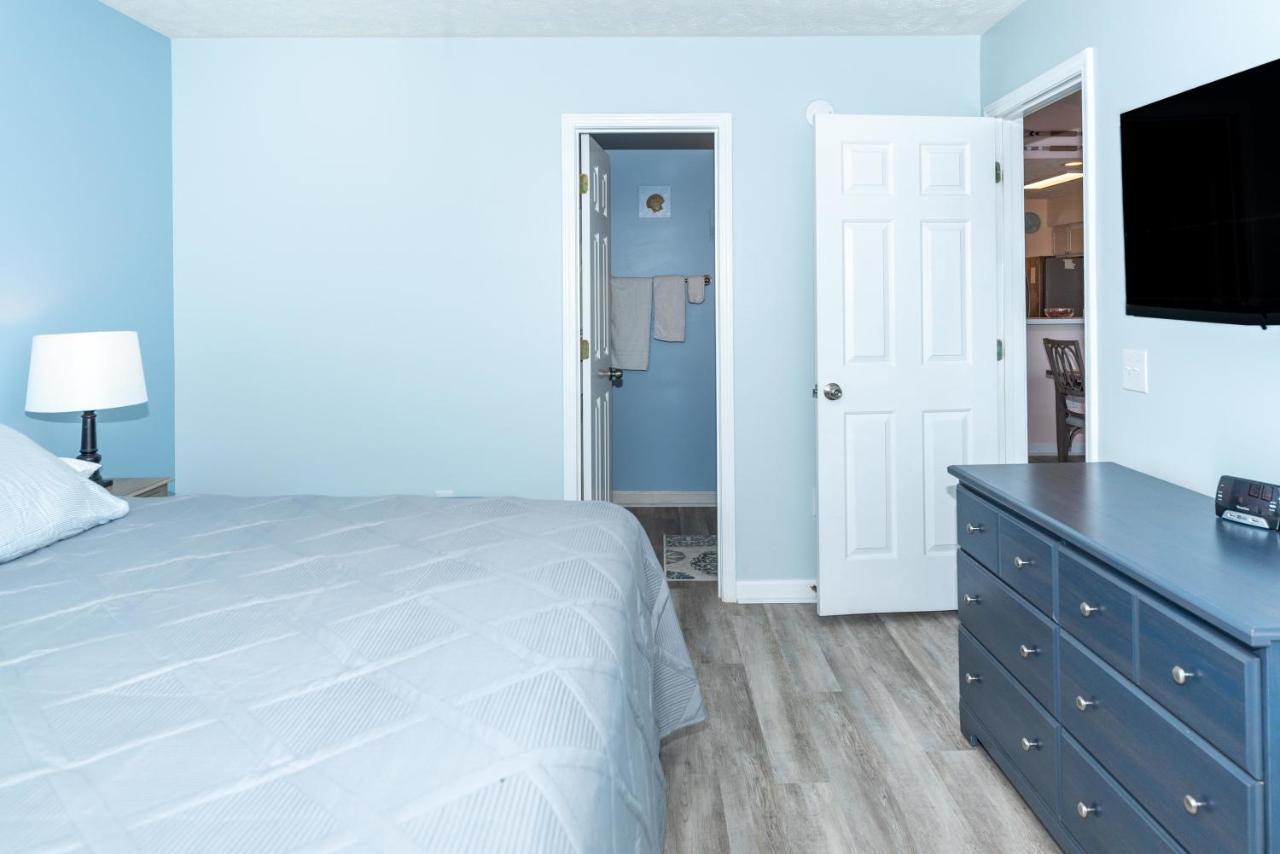 3rd Floor Waterfront Sleeps 6 - 2 Bed 2 Bath Waterway Village 16g Awesome Views *