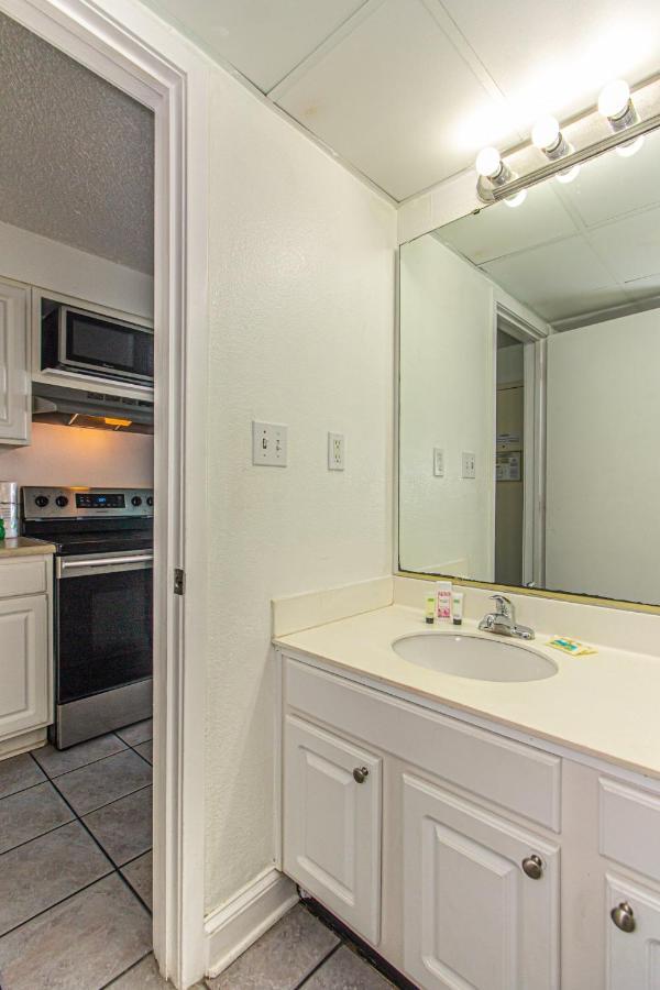 11th Floor With Incredible Views! Sea Mist 51106 - 2 Double Beds - Full Kitchen! Holiday home Myrtle Beach