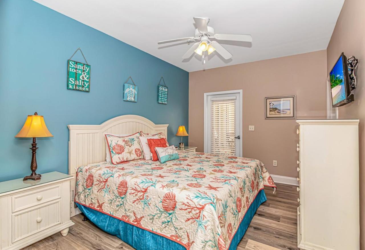 Ocean Breeze Luxury 3d, Nicely Updated! Across From The Ocean! Sleeps 18 !