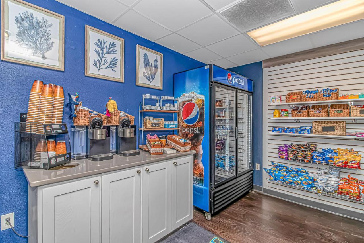 Ocean Reef - Direct Oceanfront - Nicely Updated! Perfect For 2-4 Guests! Unit 303