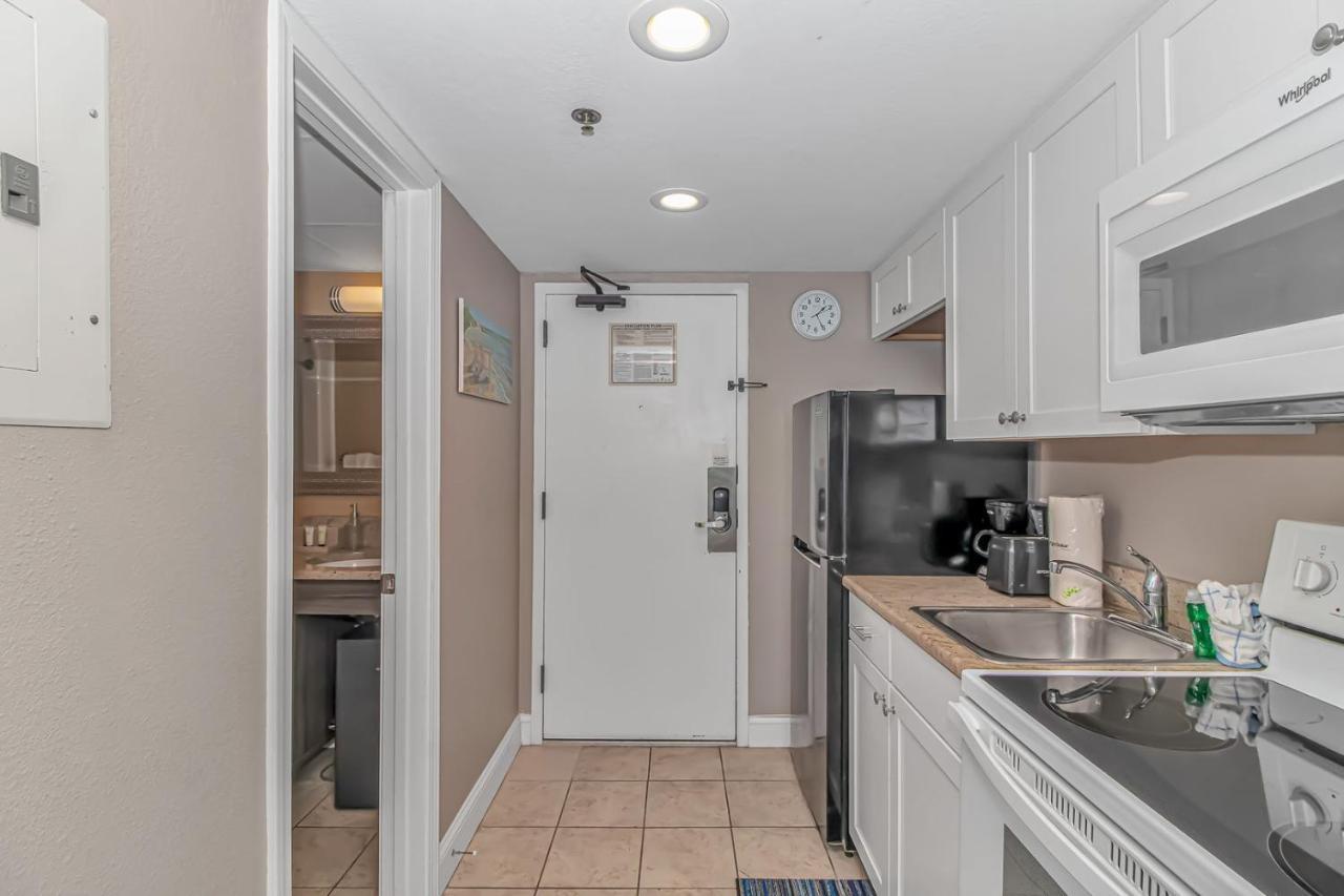 Immaculate Oceanfront Queen With Updates! - Caravelle 619 - Sleeps 2-3 Guests! *